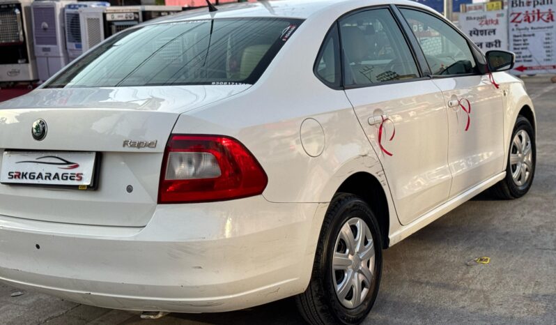 
								SKODA RAPID AMBITION full									