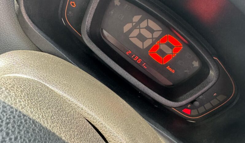 
								Renault KWID RXT full									