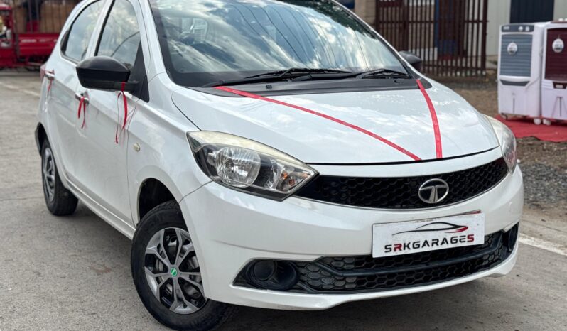 
								TATA TIAGO XE 2017 full									