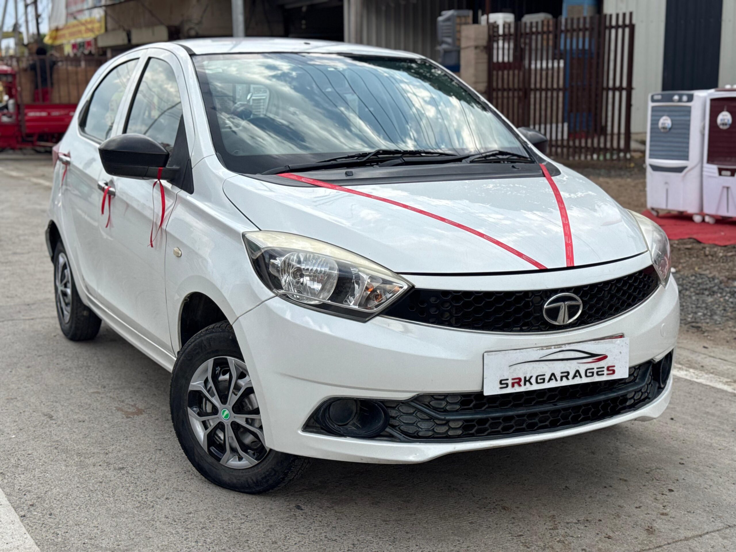 TATA TIAGO XE 2017