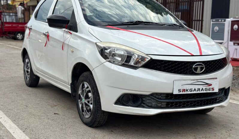
								TATA TIAGO XE 2017 full									