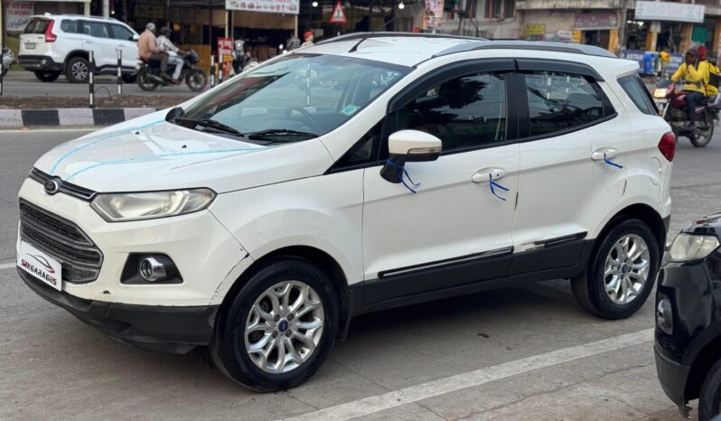 
								FORD ECO SPORT TITANIUM full									