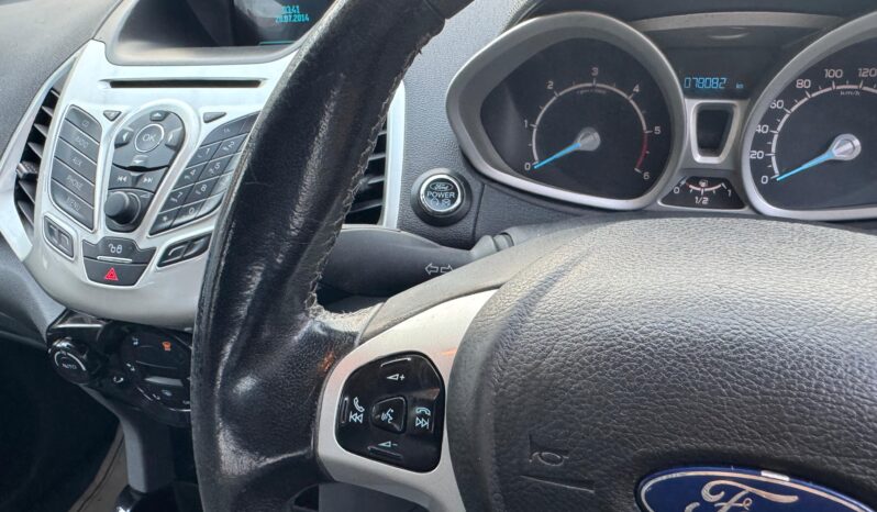 
								FORD ECO SPORT TITANIUM full									