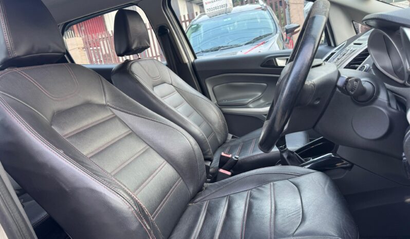 
								FORD ECO SPORT TITANIUM full									