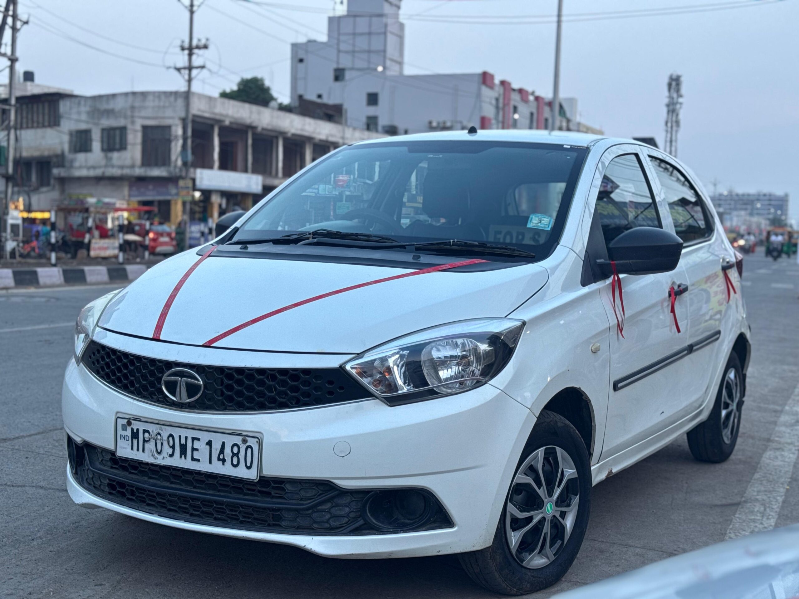 TATA TIAGO XE
