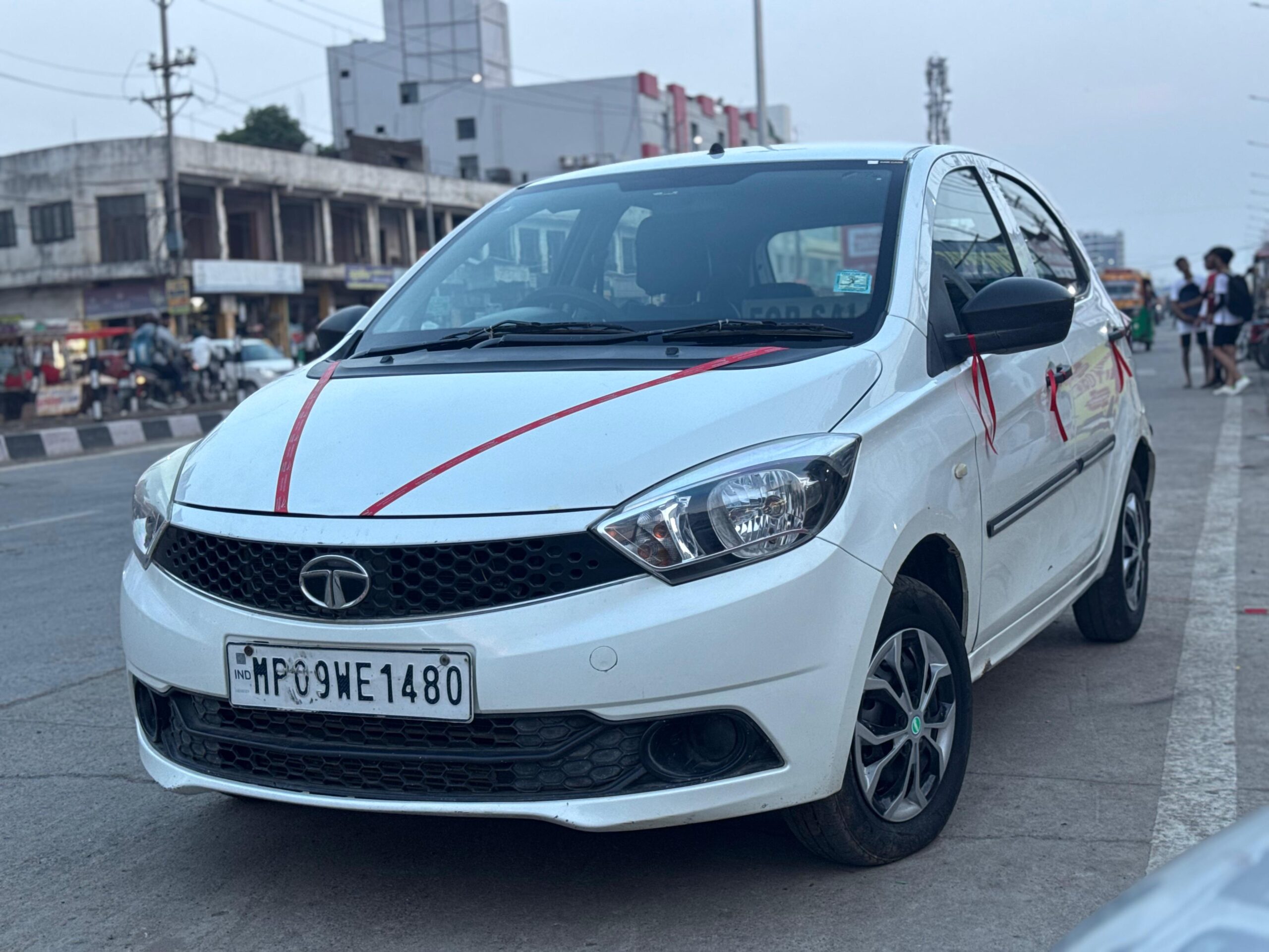 TATA TIAGO XE