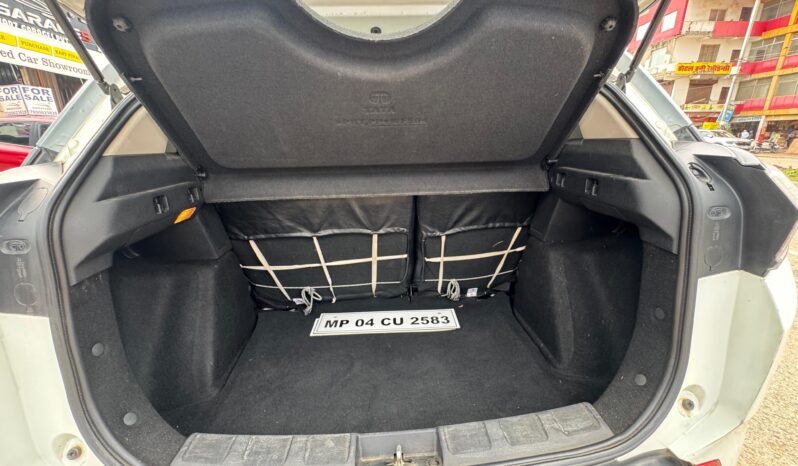 
								TATA NEXON XZ(o) 2018 full									