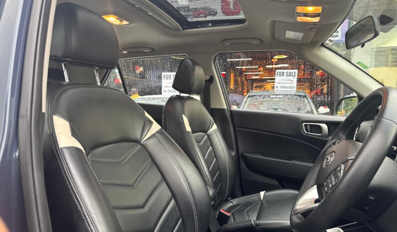 
								HYUNDAI 2020 VENUE SX TURBO IMT 2020 full									