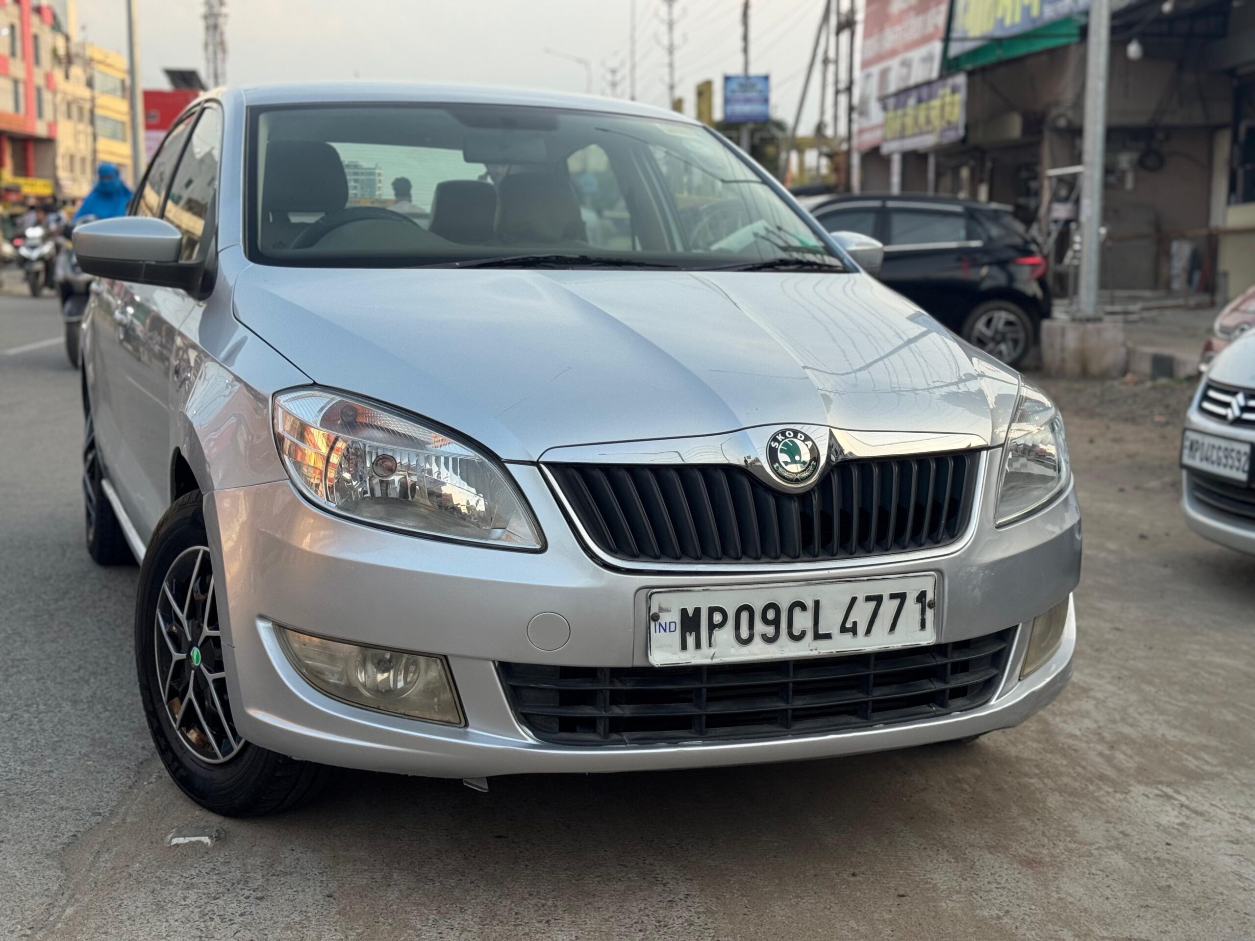 SKODA RAPID ambition 2013